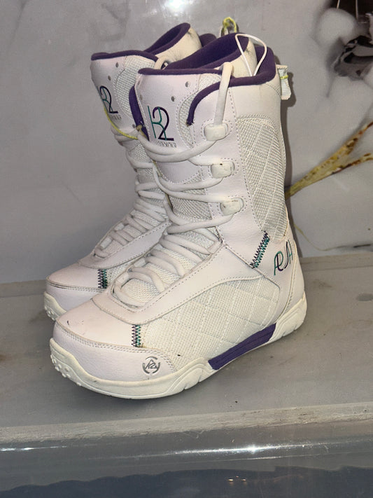 USED K2 Plush Women’s Snowboard Boots Size 5