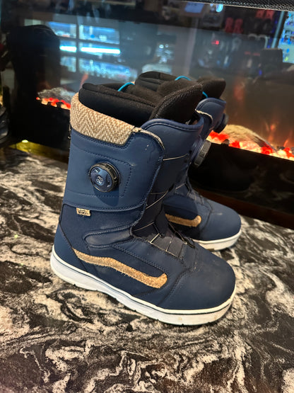 Used Vans Aura Snowboard Boots men’s 9