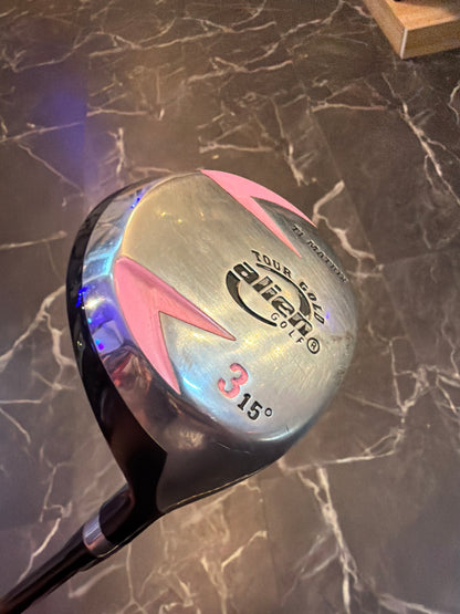 USED Womens Alien Golf Tour Gold 15 Degree 3 Wood RH w/Cover