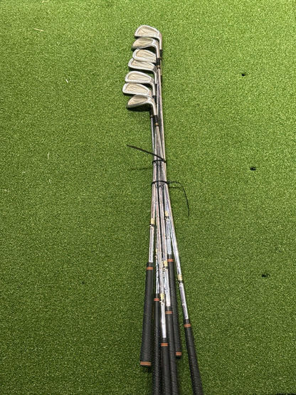 Used MacGregor VIP Iron Set (3,4,5,6,7,8,9,P)