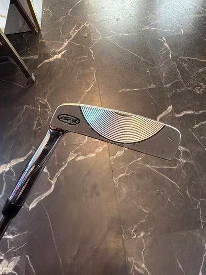 USED Yes! C-Groove Nicky Putter RH w/Cover