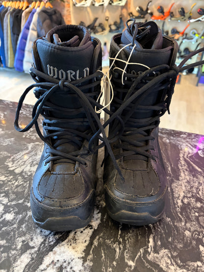 Used World Industries Boots size 4