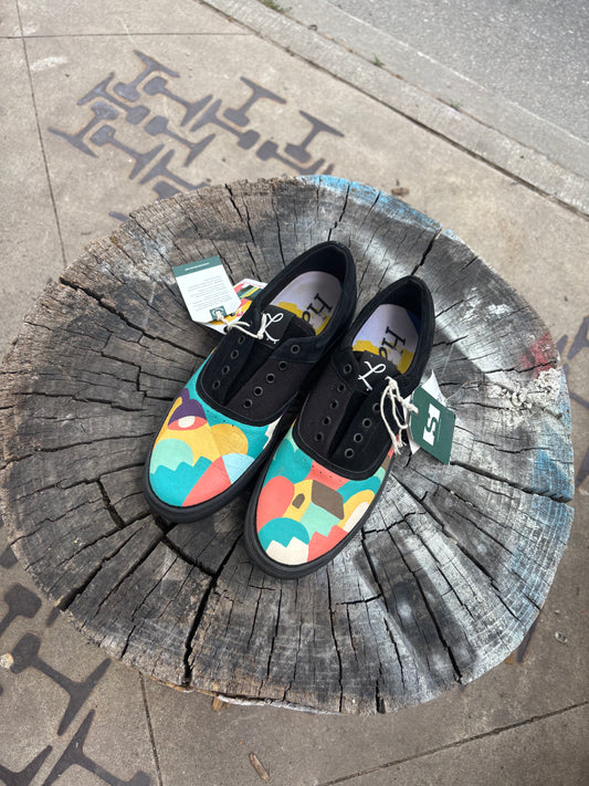 SZ. 9 - STATE Footwear X LOCAL SKATESHOP X CLEAR EYES