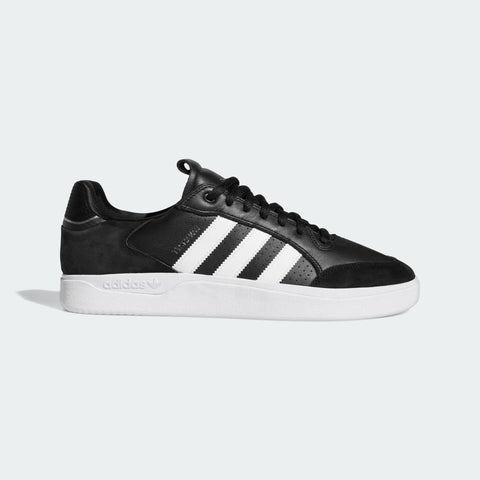 Adidas - Shoes, Tyshawn Low. BLK/WHT/GLD